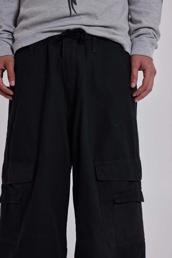 Schwarze Titan-Cargohose