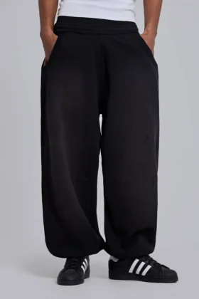 Schwarze, weite „Monster Joggers“ mit Umschlag