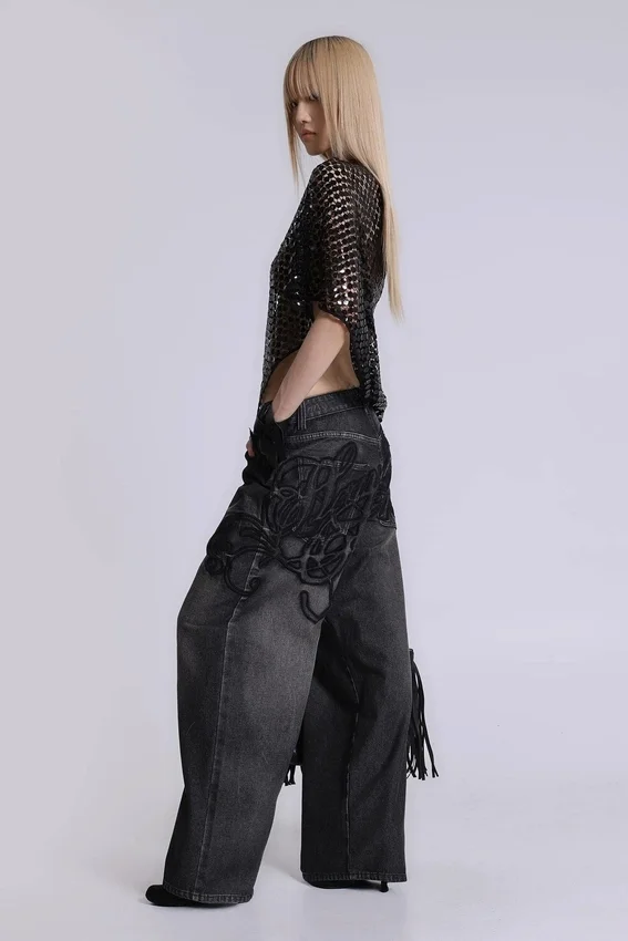 Schwarze XL Colossus Jeans mit erhabener Stickerei