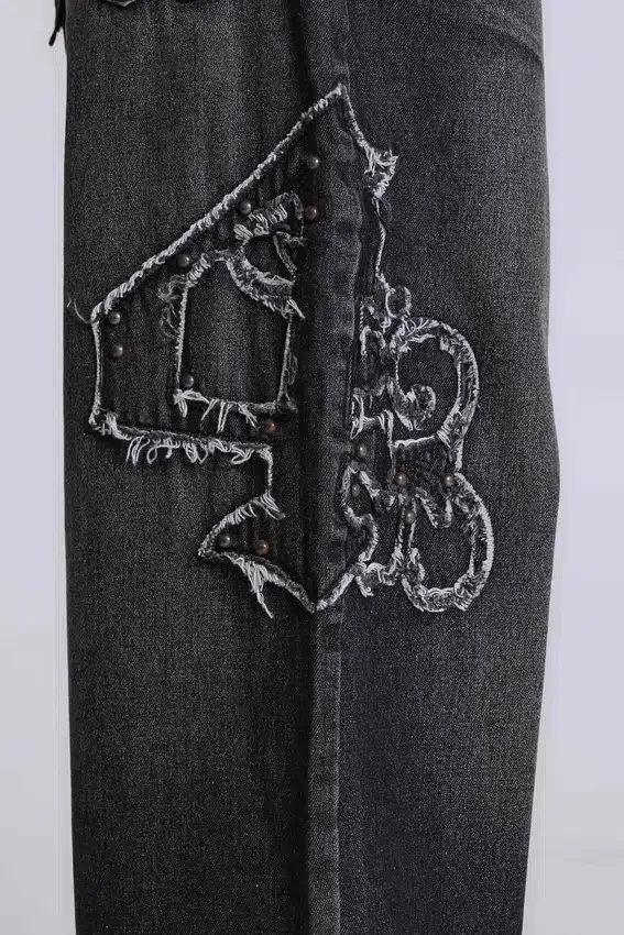 Schwarze XL Colossus Jeans mit erhabener Stickerei