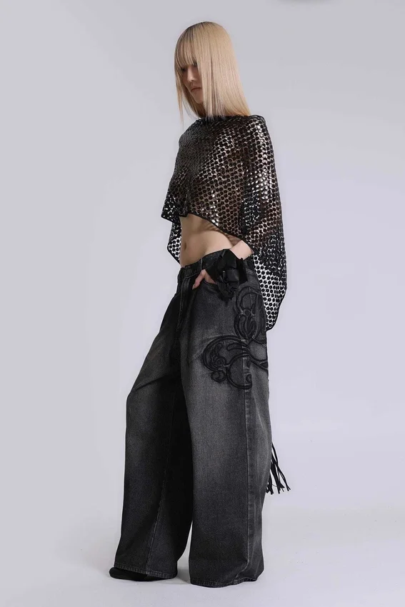 Schwarze XL Colossus Jeans mit erhabener Stickerei