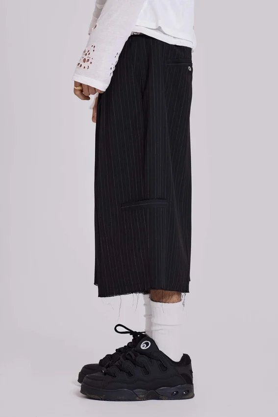 Schwarze XL Goliath Baggy-Shorts mit Nadelstreifen