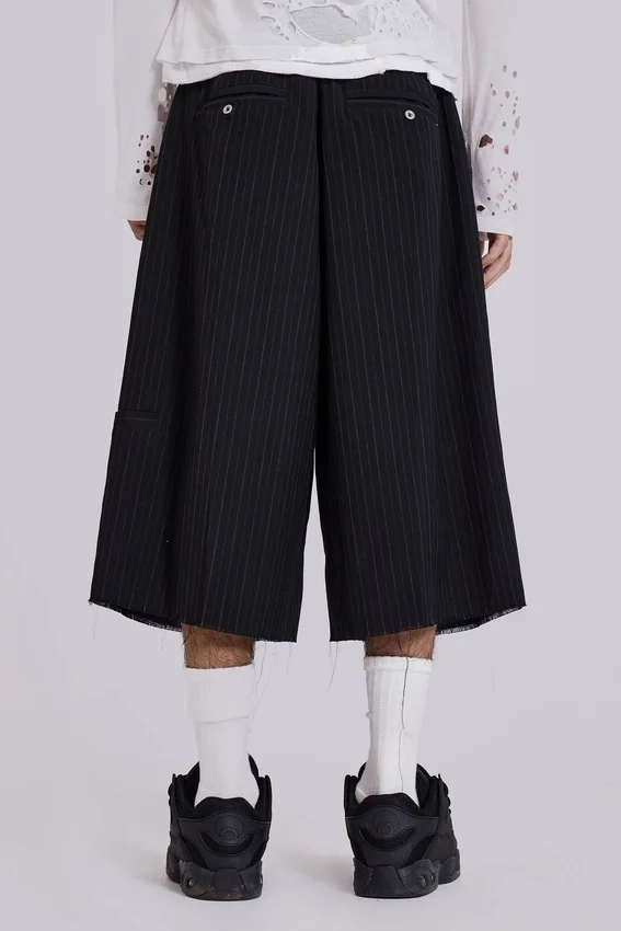 Schwarze XL Goliath Baggy-Shorts mit Nadelstreifen
