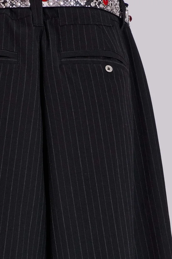 Schwarze XL Goliath Baggy-Shorts mit Nadelstreifen