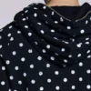 Schwarzer Hoodie mit Polka-Dots