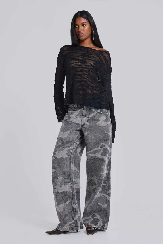 Schwarzer Stray-Strickpullover