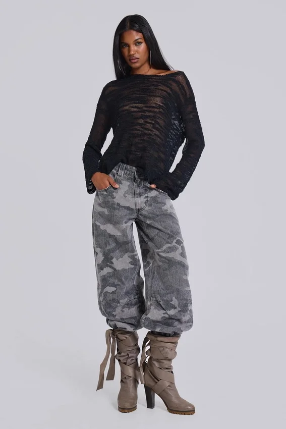 Schwarzer Stray-Strickpullover