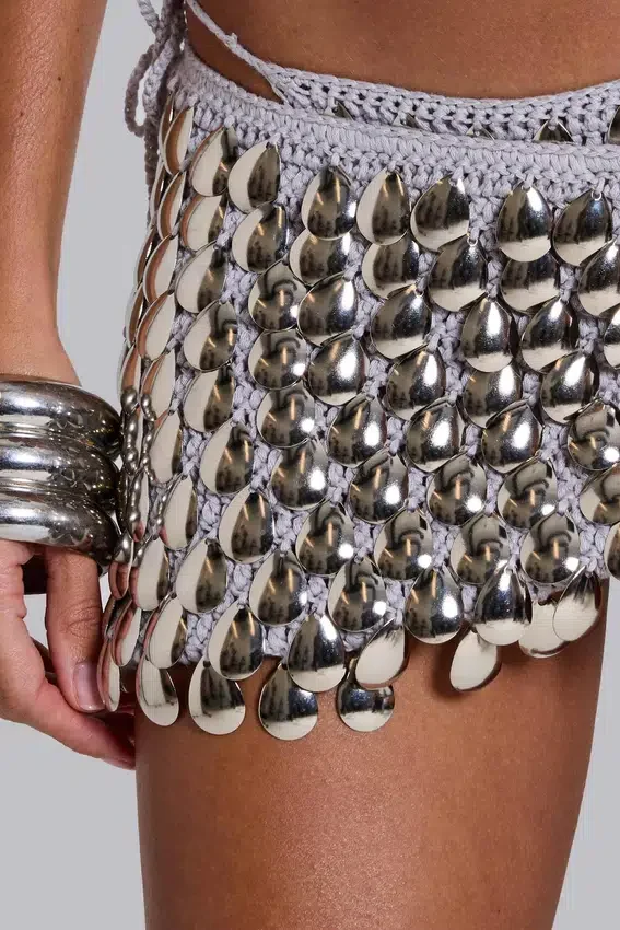 Selka Sarong aus Häkelstoff mit Metallperlen