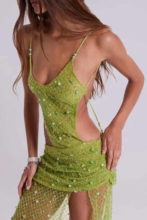 Stellar – Asymmetrisches, handperlbesticktes Maxikleid in Limette