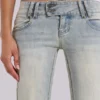 „Thirteen“-Jeans in heller Waschung