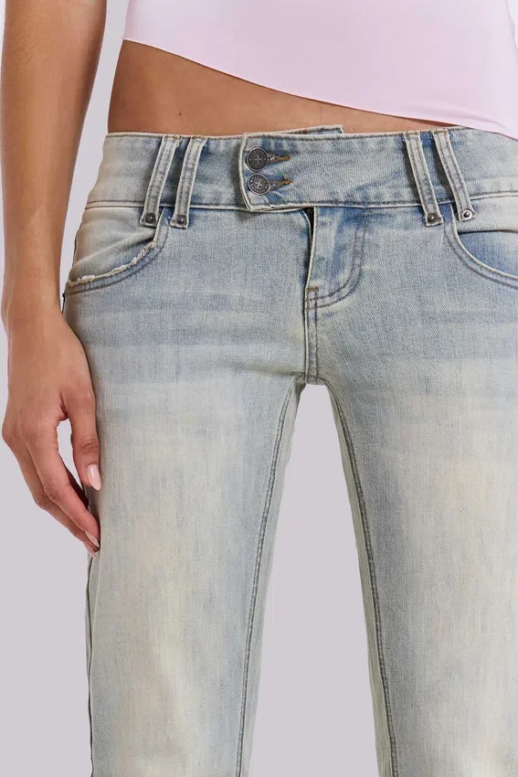 „Thirteen“-Jeans in heller Waschung