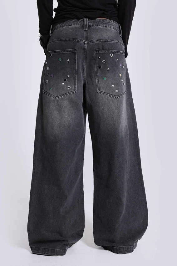 Trixa Colossus Jeans mit Nietenverzierung