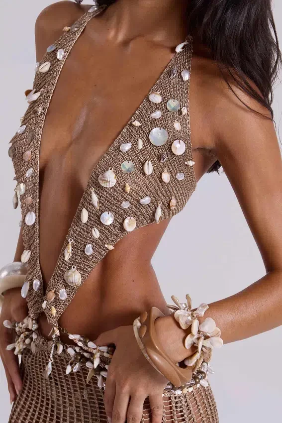 Vida – Rückenfreies Häkel-Maxikleid mit Muscheln
