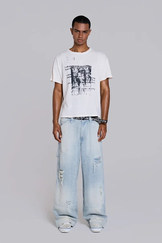 Weißes, bedrucktes, kurzes T-Shirt