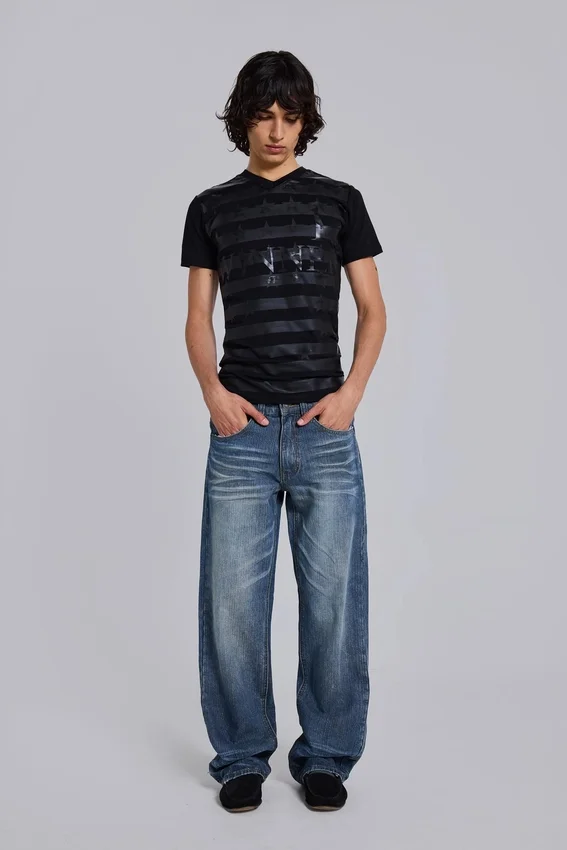 „Winner“ T-Shirt mit V-Ausschnitt