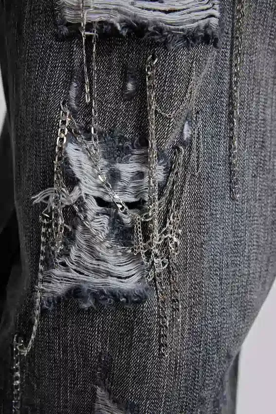 XL Colossus Jeans mit Ketten und Distressed-Effekt
