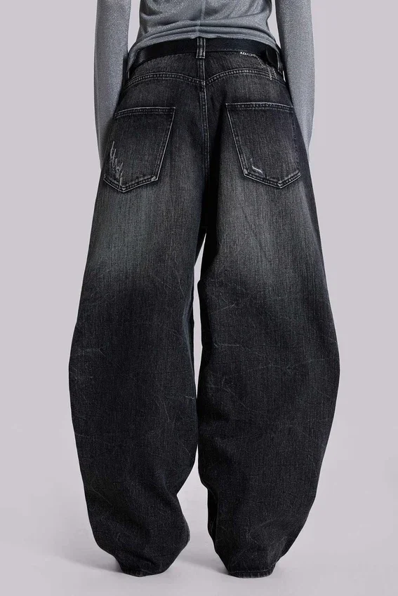 XL Colossus Jeans mit Ketten und Distressed-Effekt