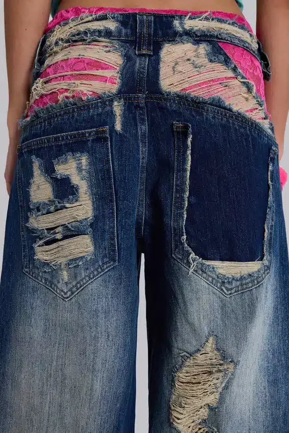 Zerrissene „Colossus Jeans“